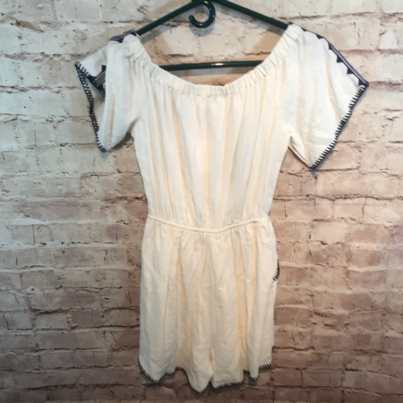 NWT ASTR Cream Label Embroidered romper - Picture 4 of 6